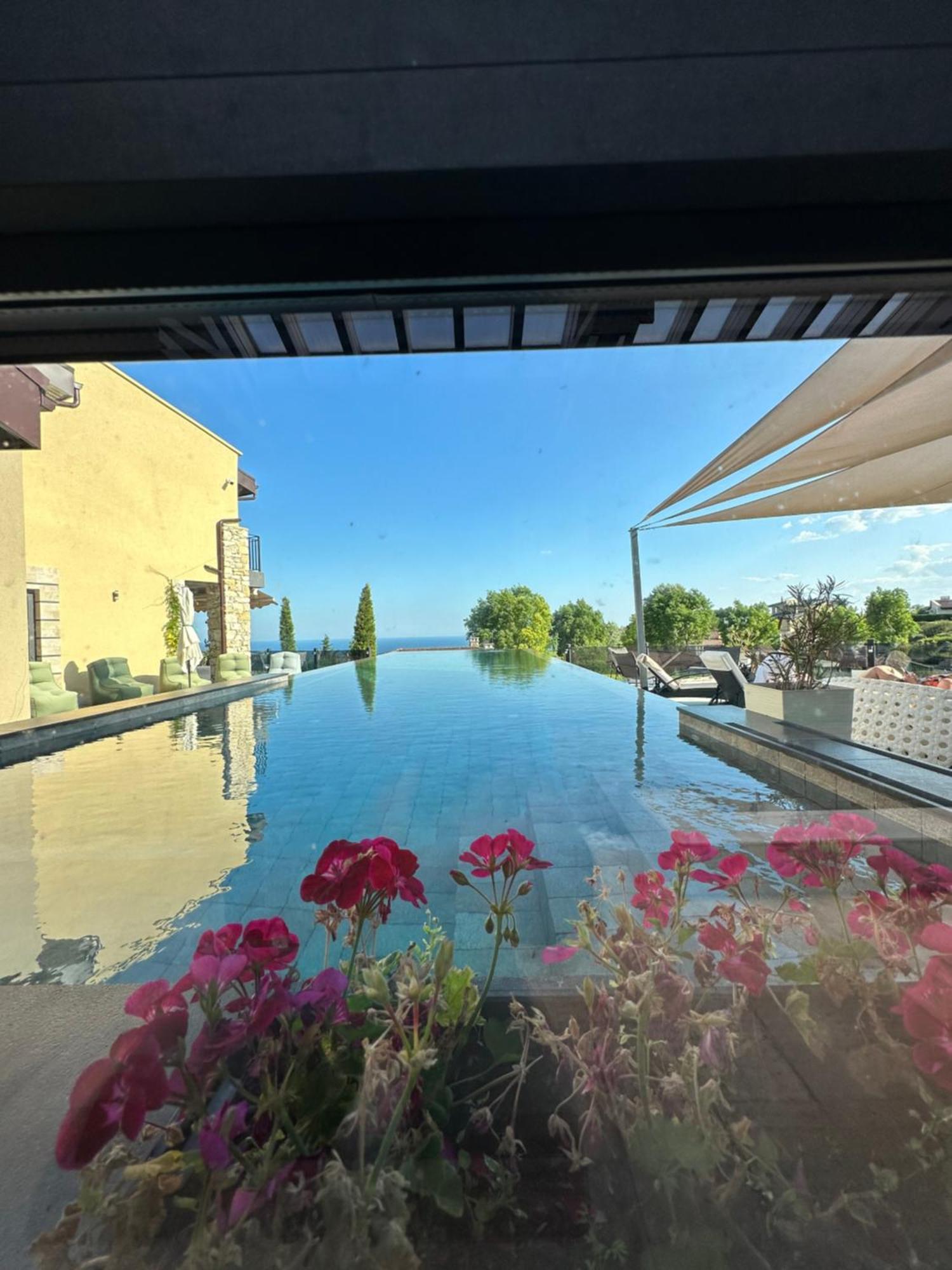 Boutique Hotel by BlackSeaRama Balchik Extérieur photo